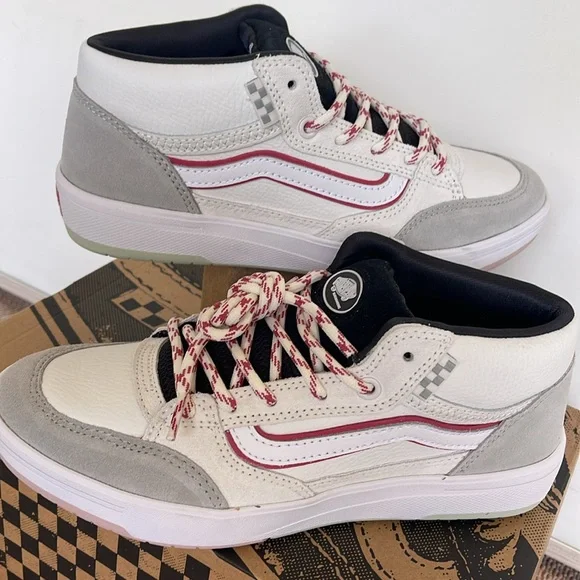 Vans WMNS Zahba Mid Gray/Multi
VN000CBSBGG Sneakers - Picture 10 of 16